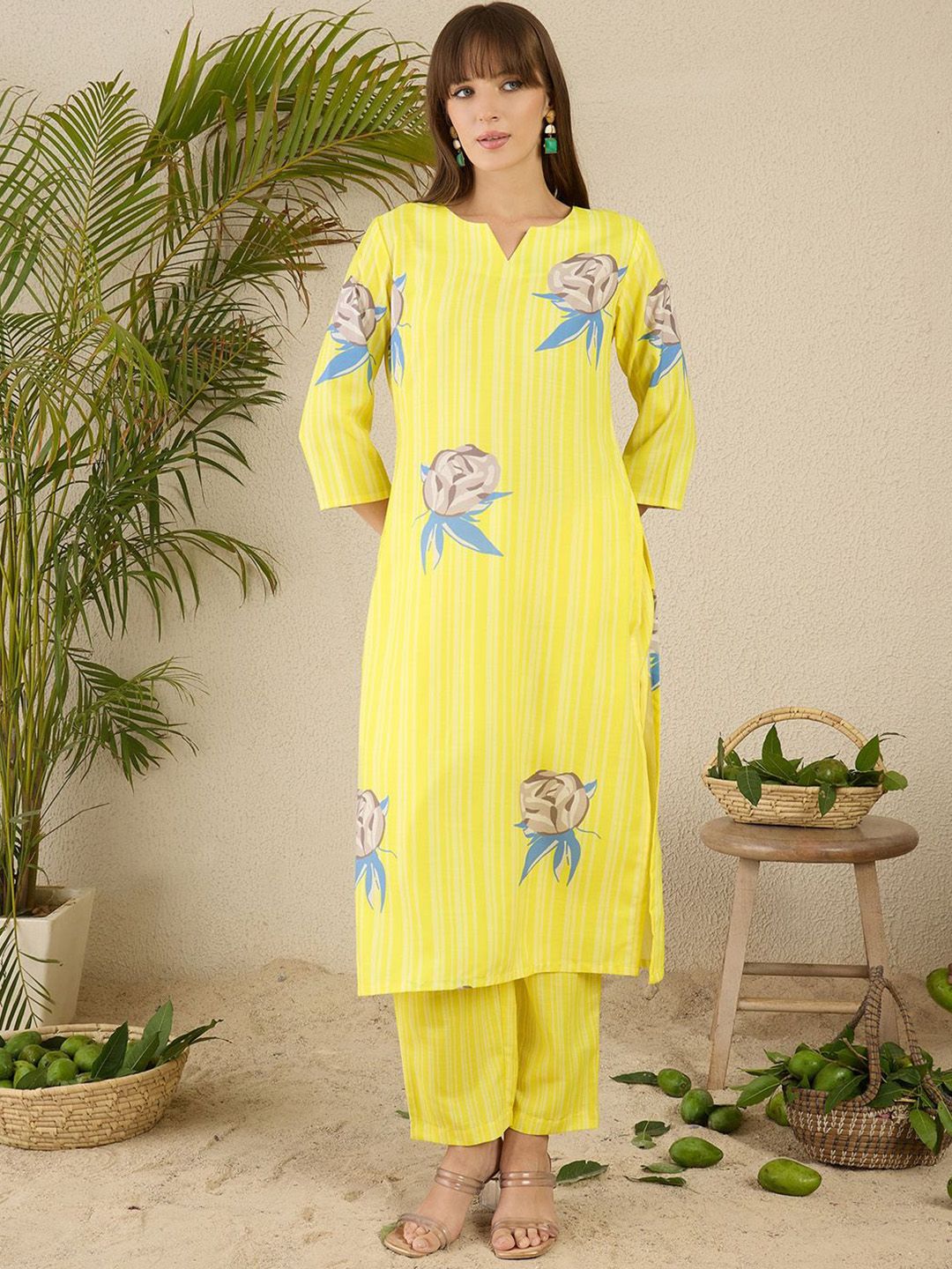 Dhiyona IE Floral Printed Notch Neck Straight Kurta With Trousers
