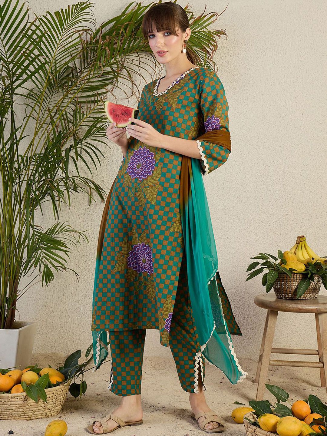 Dhiyona IE Women Floral Printed Regular Beads and Stones Kurta with Trousers & With Dupatta