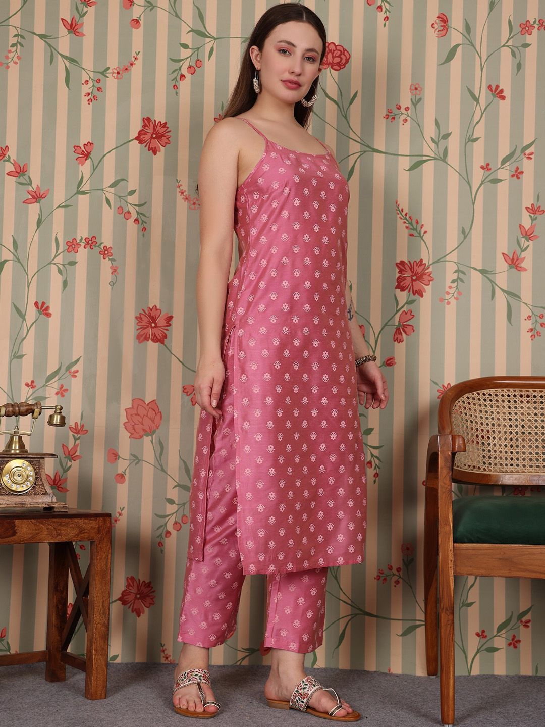 Dhiyona OD Floral Printed Regular Kurta with Trousers