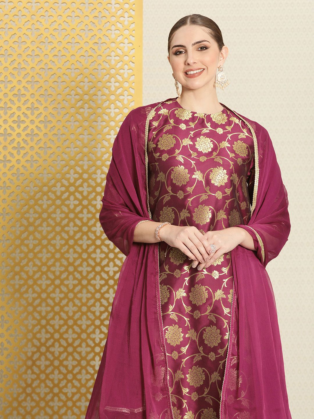 Dhiyona PD Women Women Jashn Floral Self-Design Kurta & Palazzos With Dupatta