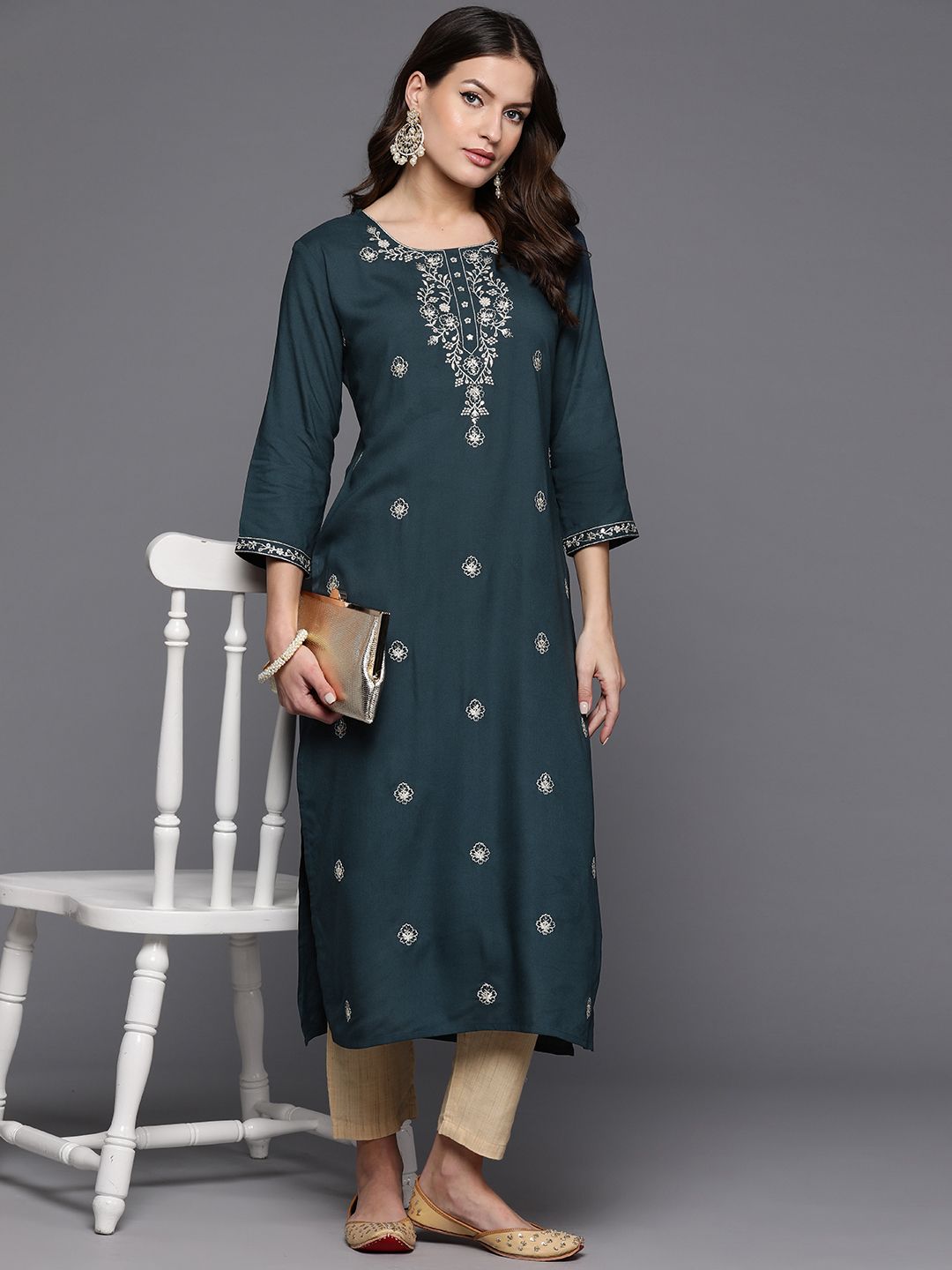 Dhiyona IE Women Floral Embroidered Sequinned Kurta