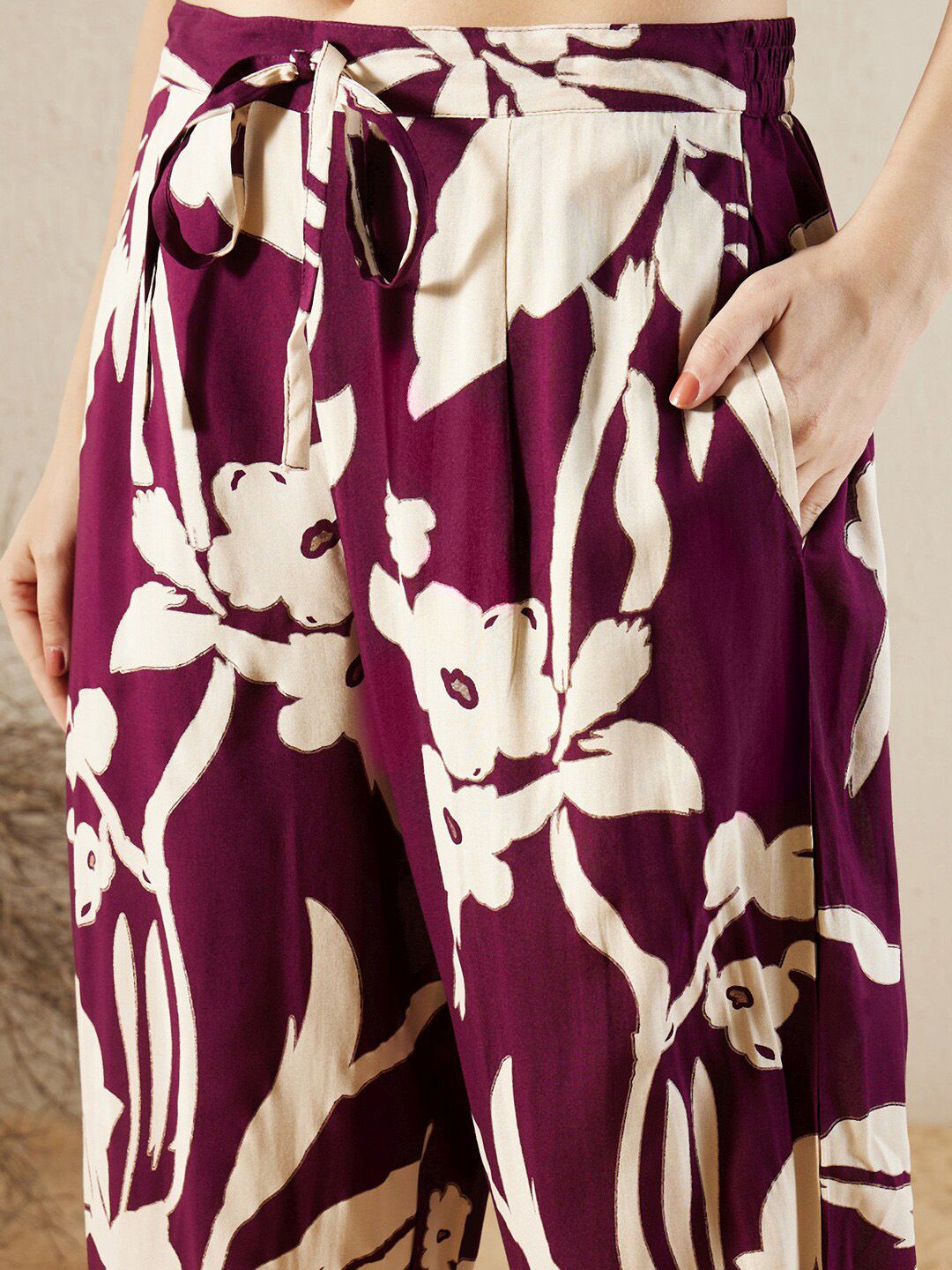 Dhiyona IE Shirt Collar Floral Printed Straight Kurta with Trouser