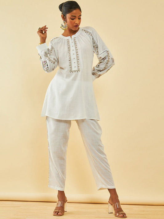 Dhiyona SO Women's Floral Embroidered Regular Thread Work Kurta with Trousers