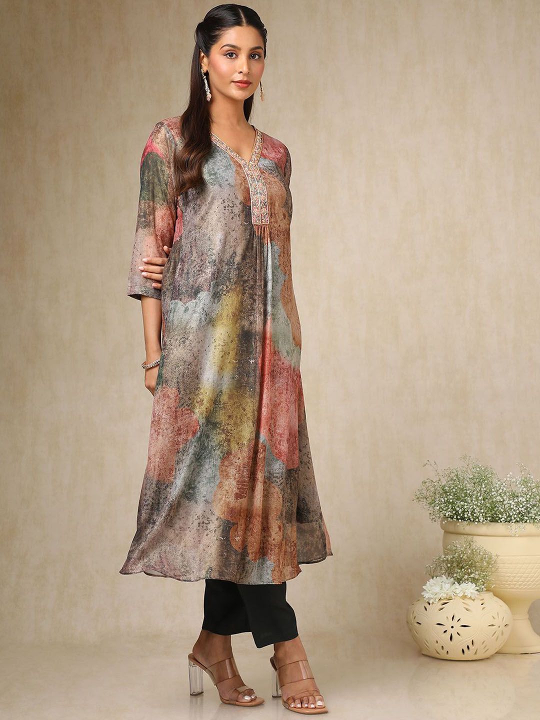 Dhiyona SO Women's Women Printed Regular Beads and Stones Kurta with Trousers