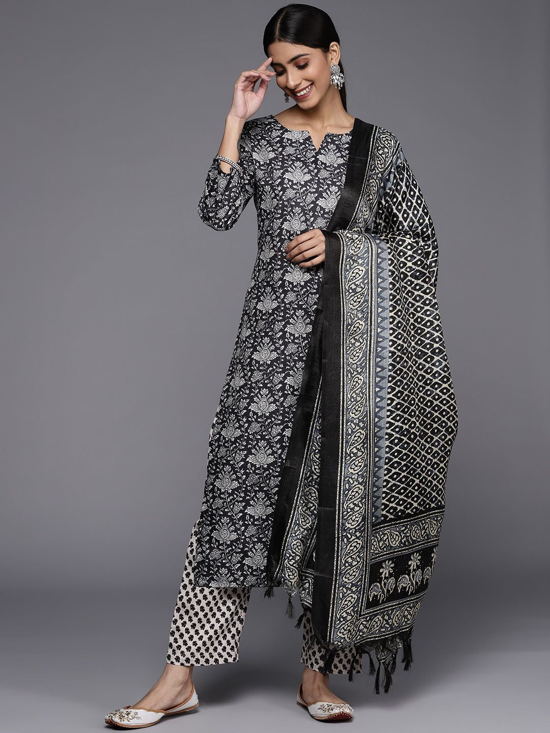 Dhiyona VA Women's Black Floral Printed Kurta with Trousers & Dupatta