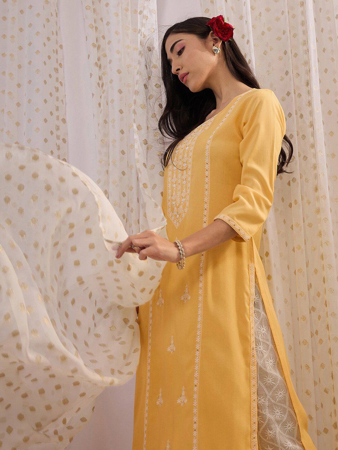 Dhiyona IE Floral Embroidered Round Neck Three-Quarter Sleeves Straight Kurta