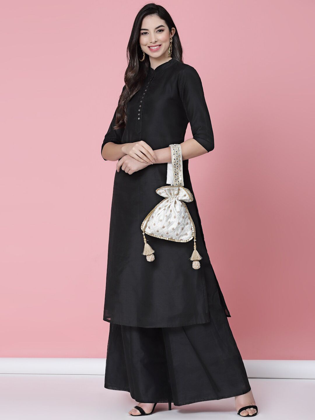 Dhiyona NR Embroidered Tasselled Potli