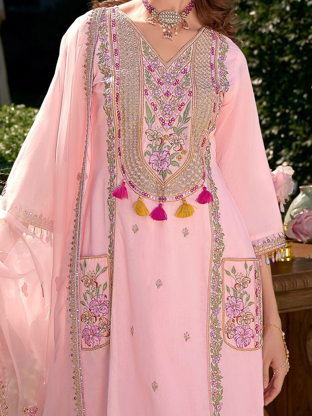 Dhiyona IE Women Floral Embroidered Regular Kurta with Trousers & With Dupatta
