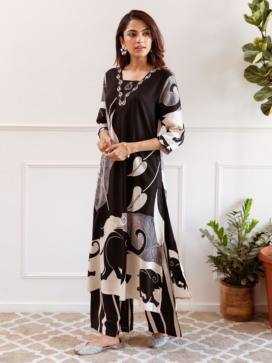Dhiyona IS Women's Ethnic Motifs Printed Beads And Stones Straight Kurta With Palazzos