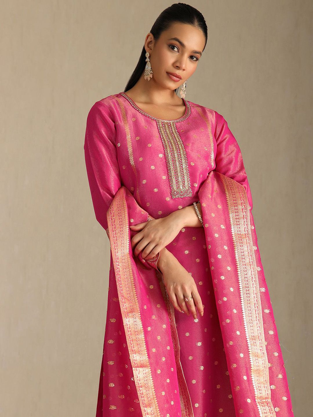 Dhiyona SO Women's Women Floral Regular Zardozi Kurta with Trousers & Dupatta