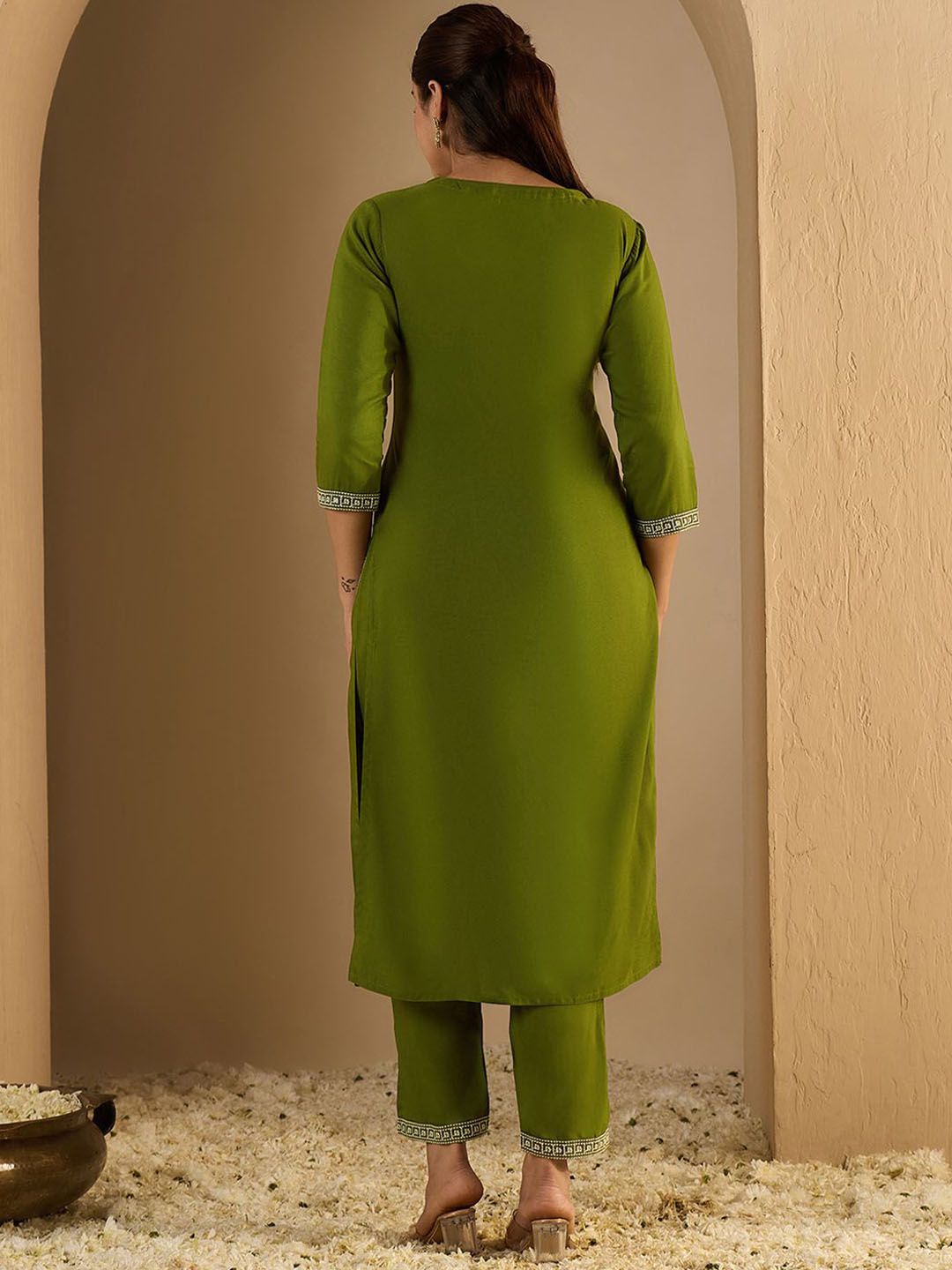 Dhiyona IE Women Embroidered Round Neck Straight Co-Ords Set