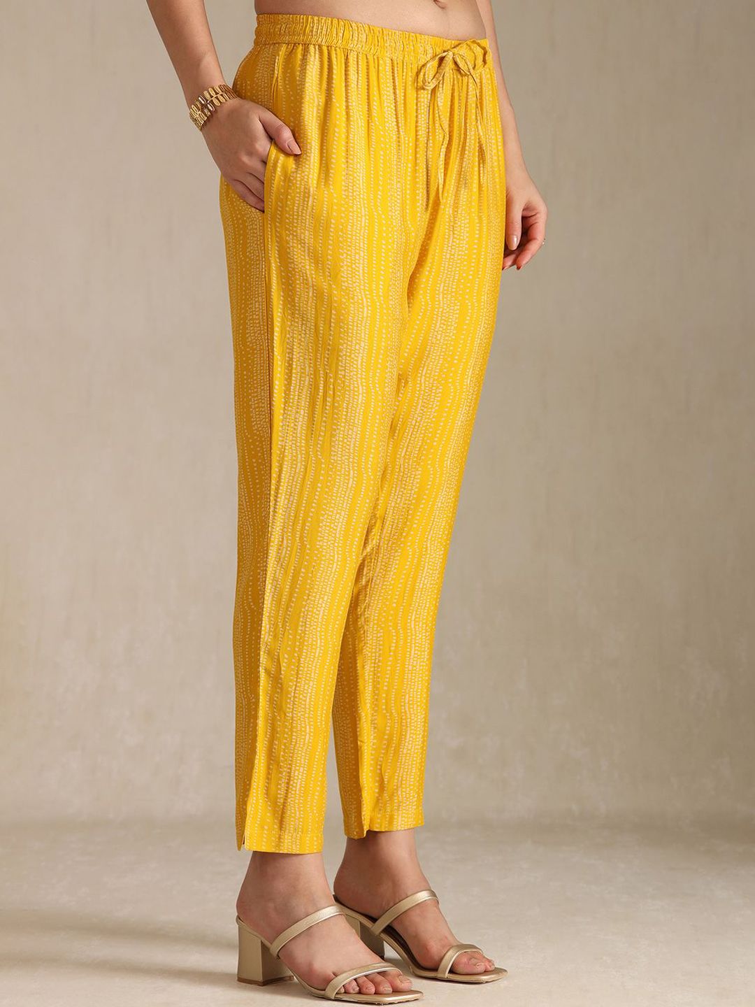 Dhiyona SO Women's Women Bandhani Printed Kurta with Trousers & With Dupatta