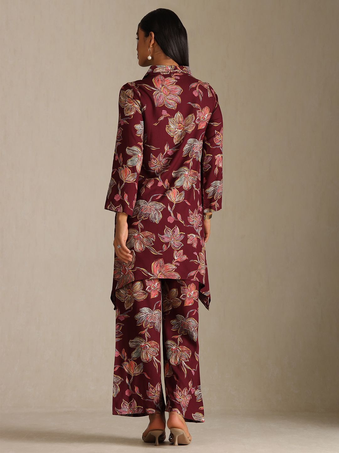 Dhiyona SO Women's Floral Printed Shirt Collar Beads & Stones Kurta With Palazzos