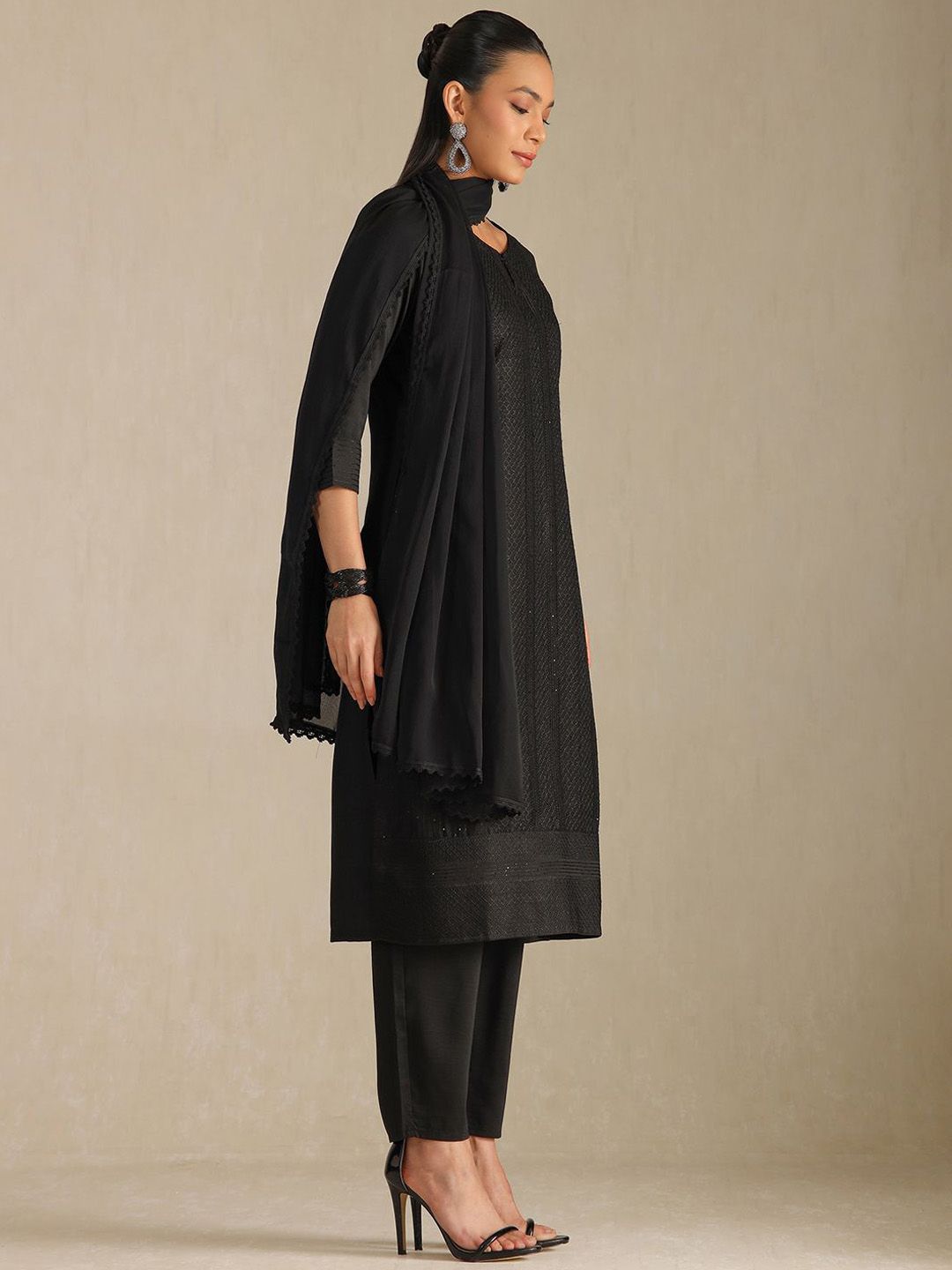 Dhiyona SO Women's Geometric Embroidered Sequinned Straight Kurta With Trousers & Dupatta