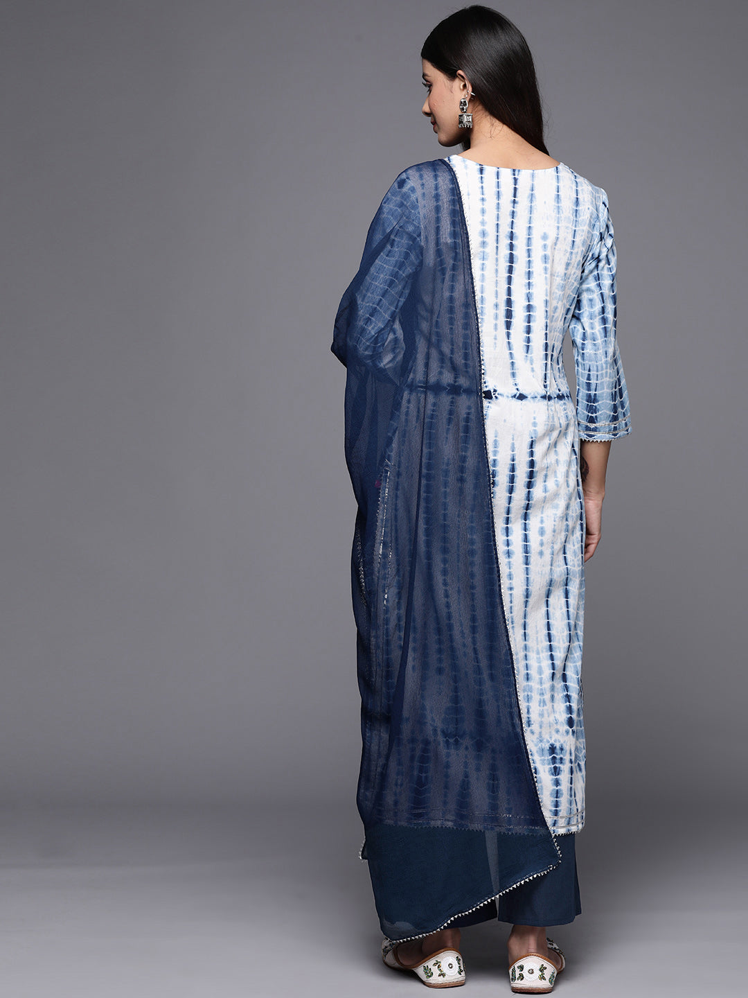 Dhiyona VR Women's Straight Kurta With Round Neck Paired With Blue Solid Palazzo And Blue Solid Dupatta