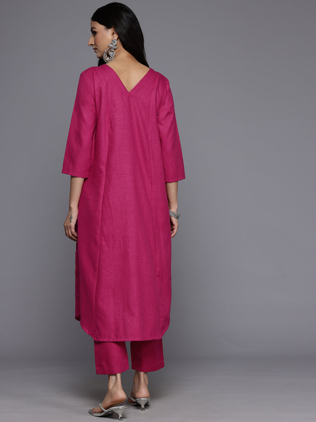 Dhiyona VR Women's Magenta Solid A-Line Kurta Paired With Tonal Bottom
