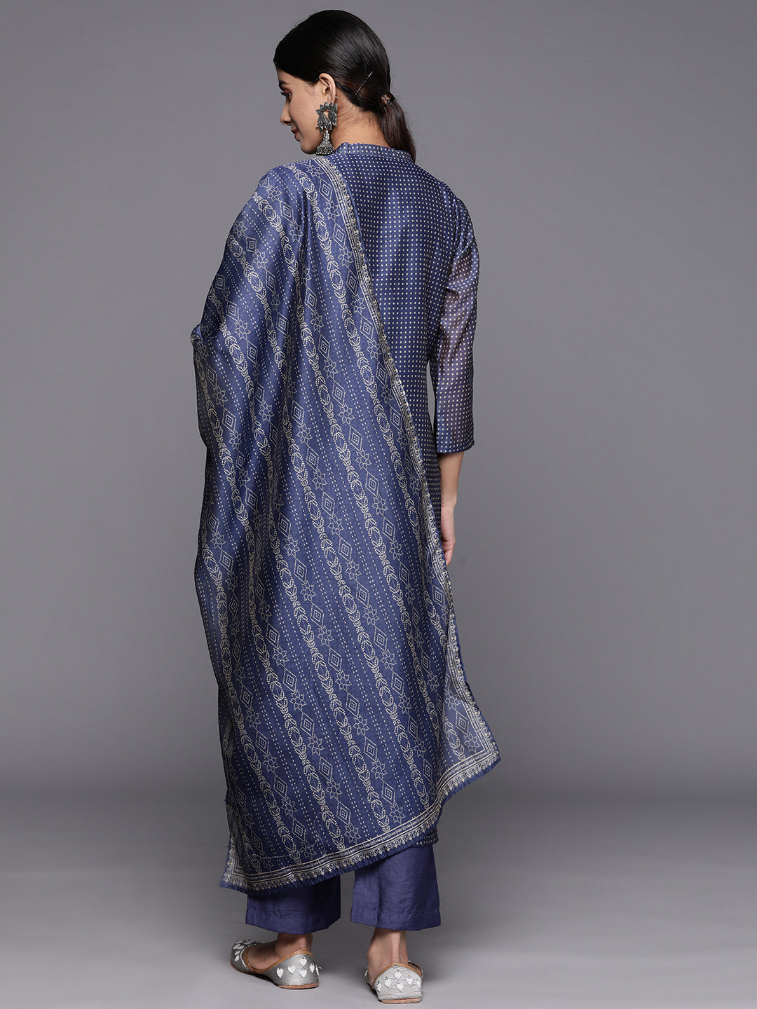 Dhiyona VR Women's Navy Blue Bandhani Printed Straight Kurta With Three Quarter Sleeves Paired With Tonal Bottom And Printed Dupatta