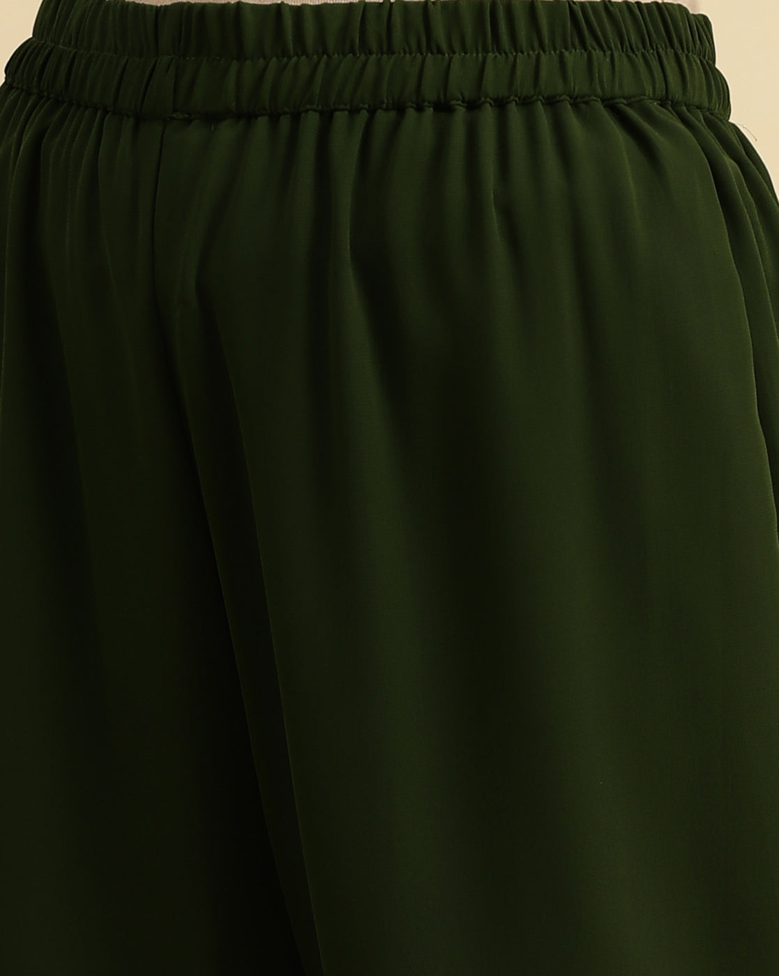 Dhiyona VR Women's Green Sequened Kurta With Sharara And Sequened Ombre Dupatta