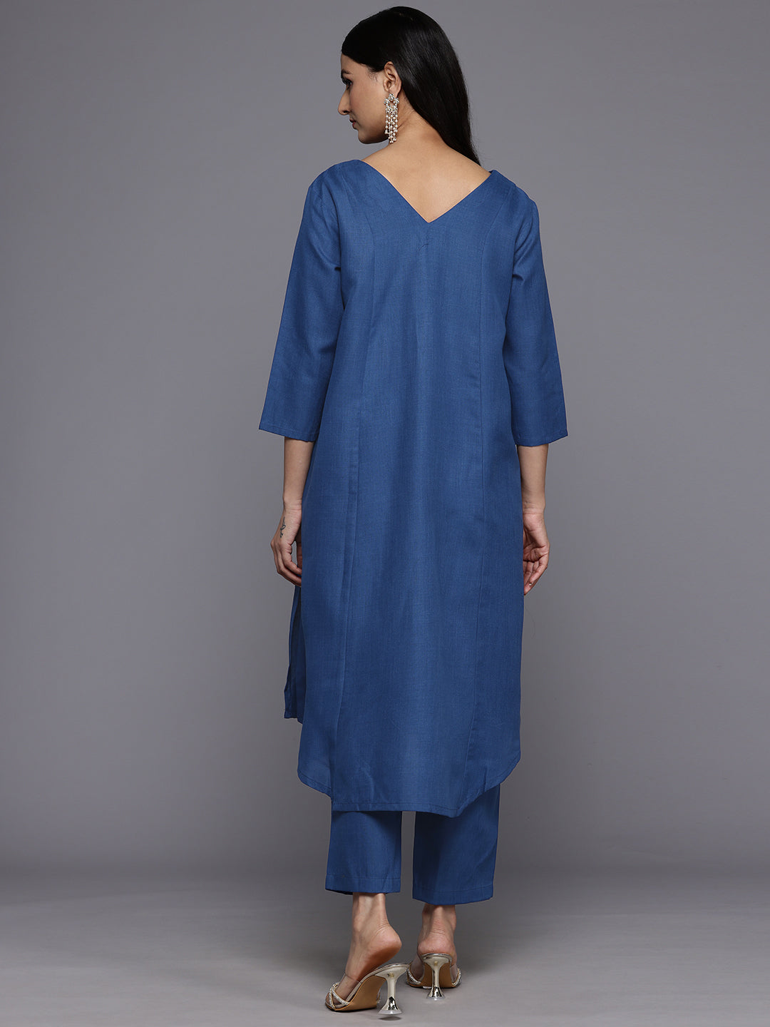 Dhiyona VR Women's Blue Solid A-Line Kurta Paired With Tonal Bottom