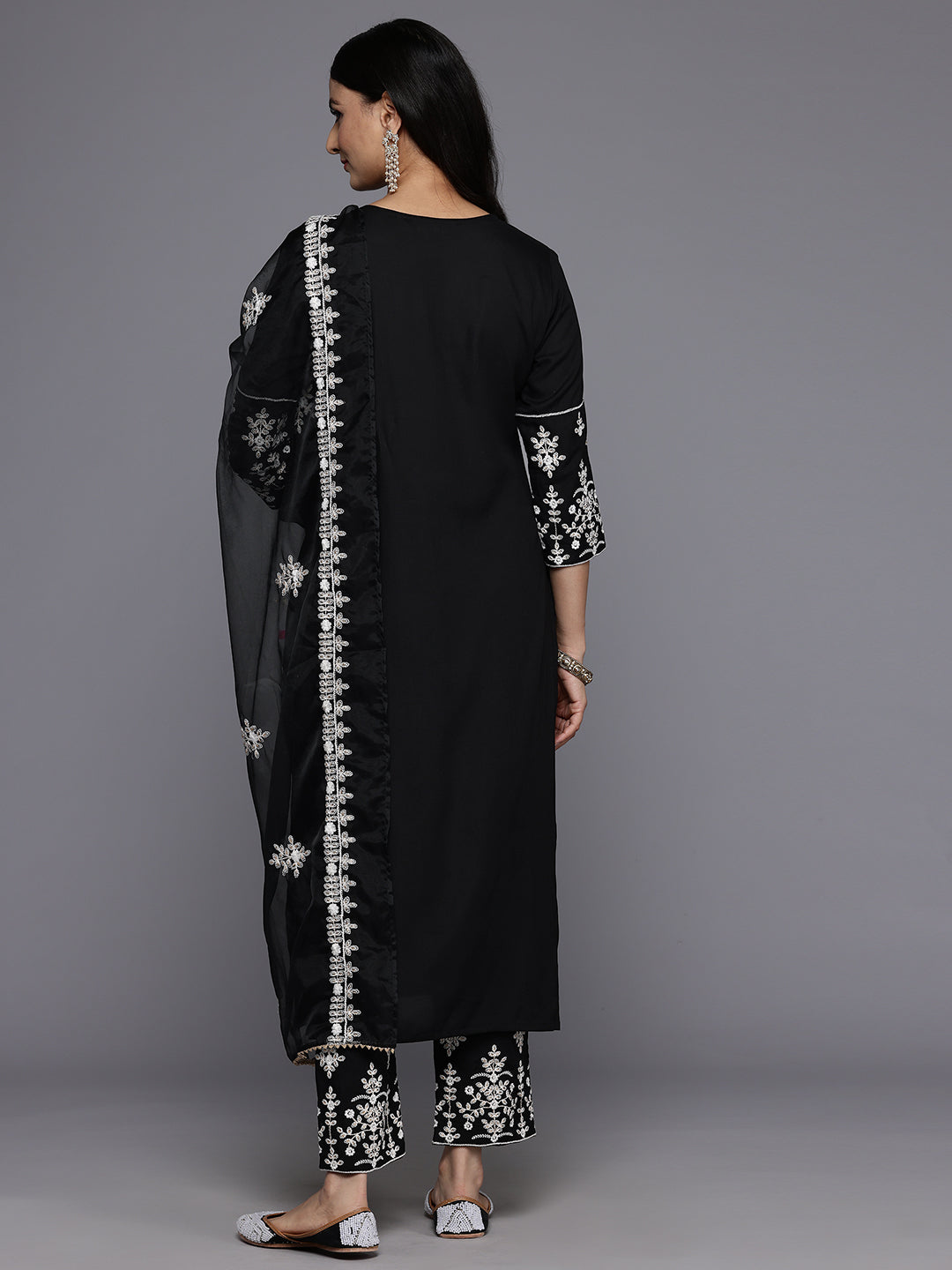 Dhiyona VR Women's Black Round Neck Thread Embroidered Kurta Paired With Bottom And Dupatta