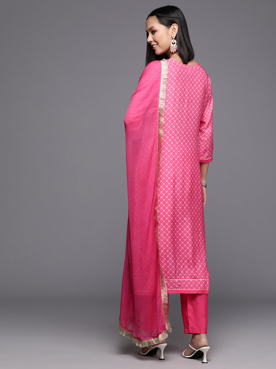 Dhiyona VR Women's Pink Bandhani Printed Straight Kurta Paired With Tonal Bottom And Dupatta