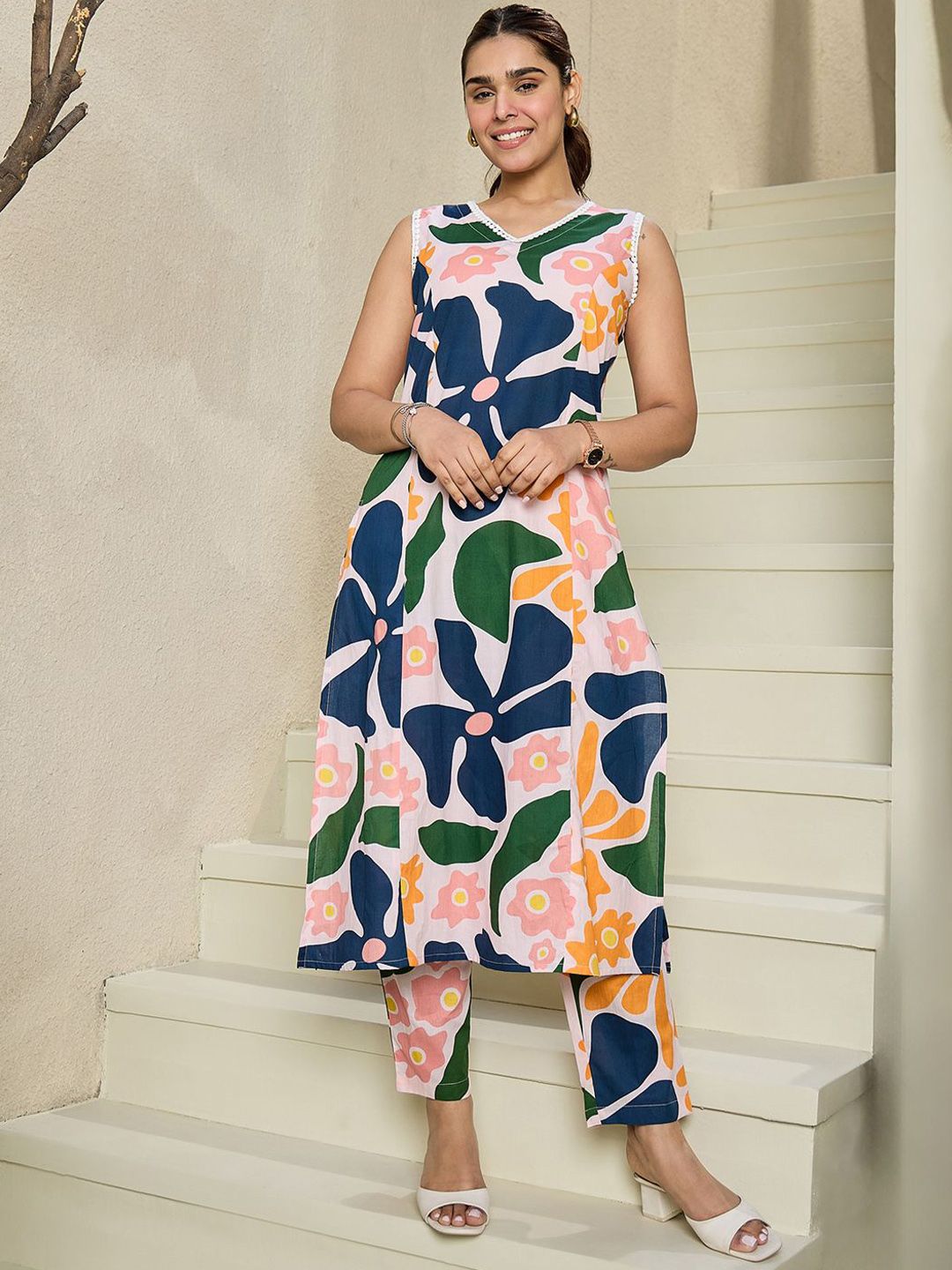 Dhiyona IE Floral Printed V-Neck Sleeveless Pure Cotton A-Line Kurta With Trousers