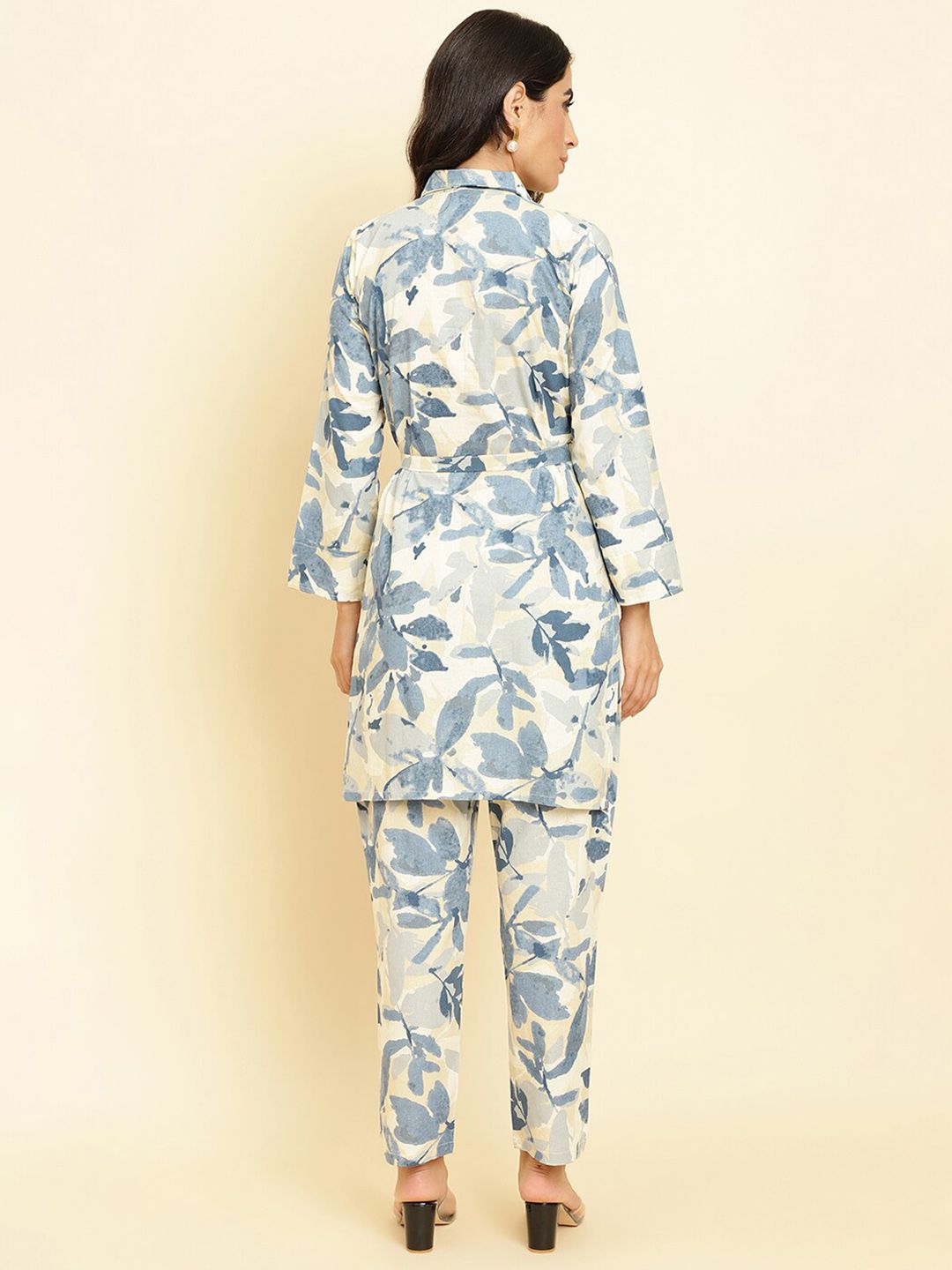 Dhiyona VA Women'sFloral Printed Thread Work Shirt Collar Kurta With Trousers