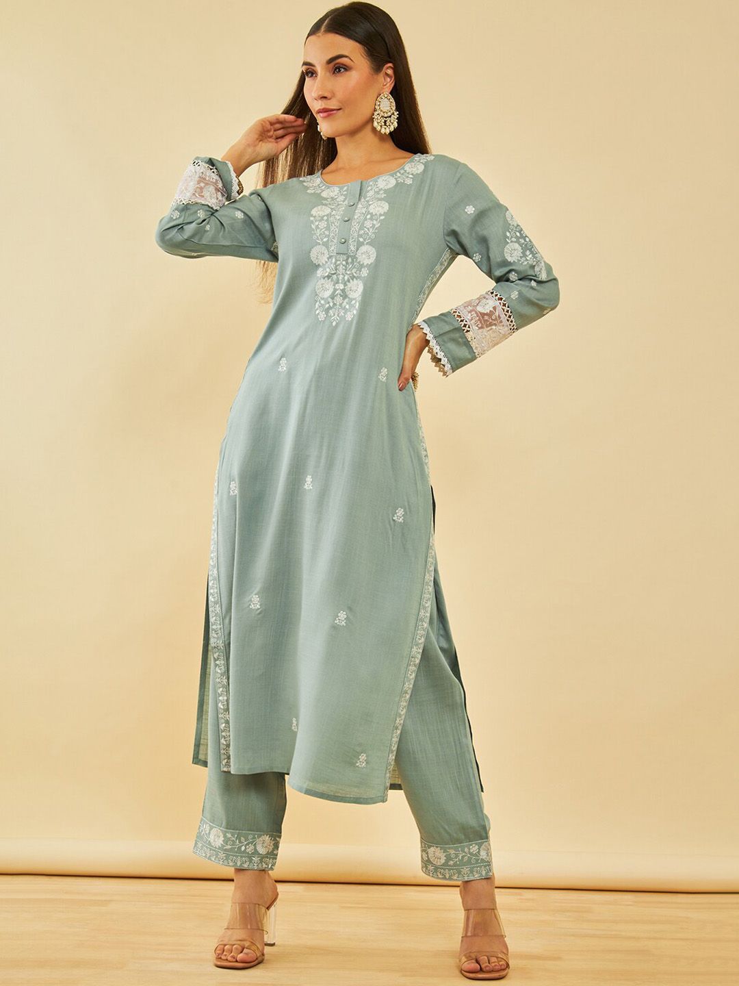 Dhiyona SO Women's Blue Floral Embroidered Thread Work Straight Kurta With Trousers