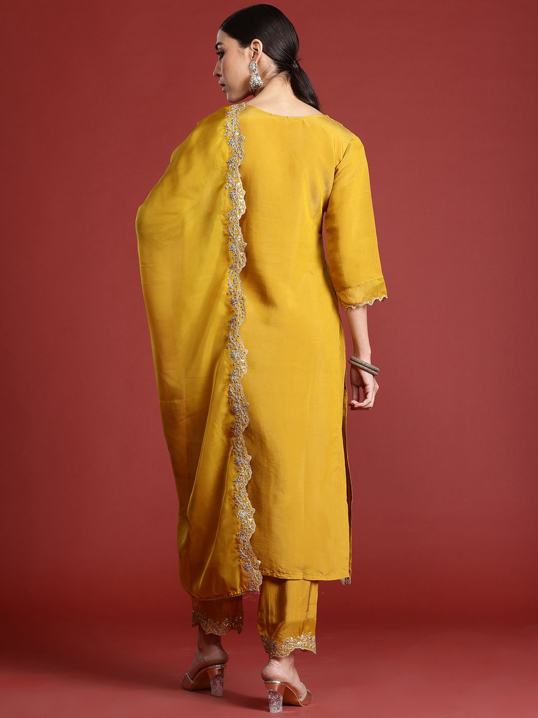 Women Floral Embroidered Kurta with Trousers & With Dupatta