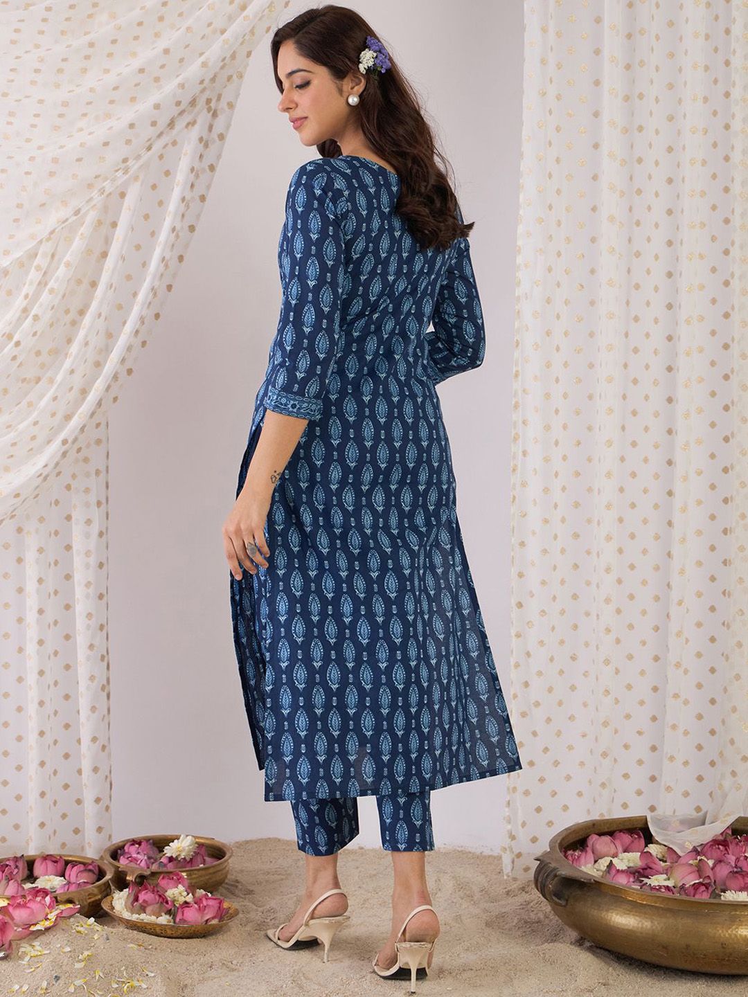 Dhiyona IE Floral Printed Pure Cotton Straight Kurta With Trousers