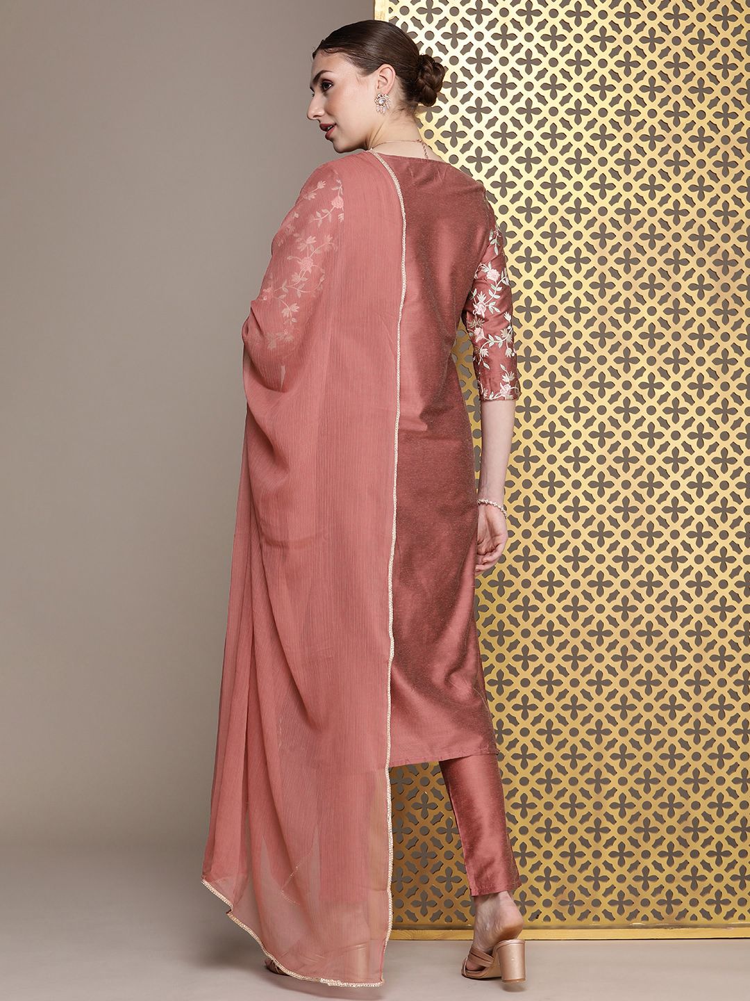 Dhiyona PD Women Jashn Floral Embroidered Kurta with Trousers & Dupatta