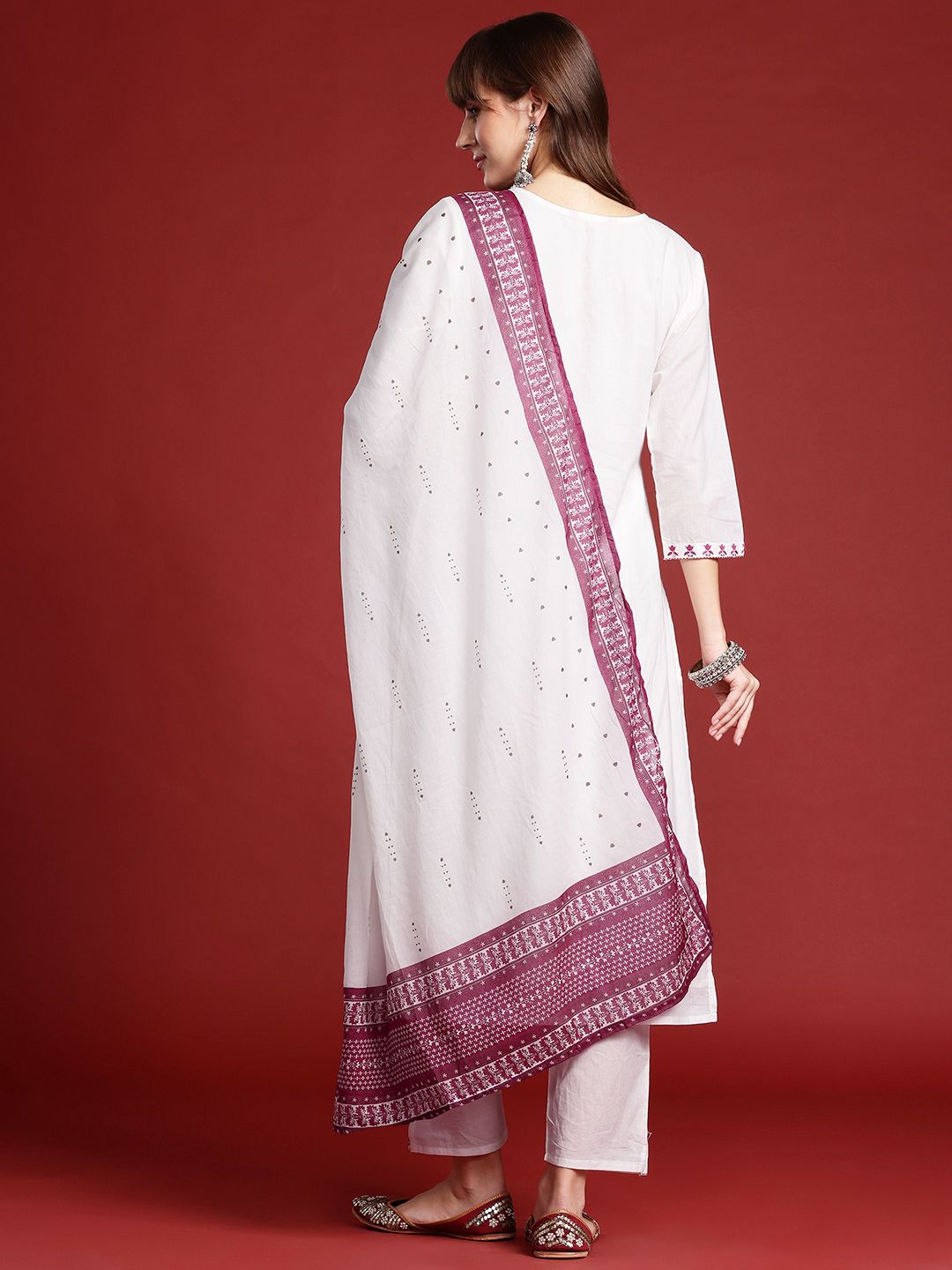 Dhiyona IE Ethnic Motifs Embroidered Thread Work Kurta with Trousers & Dupatta