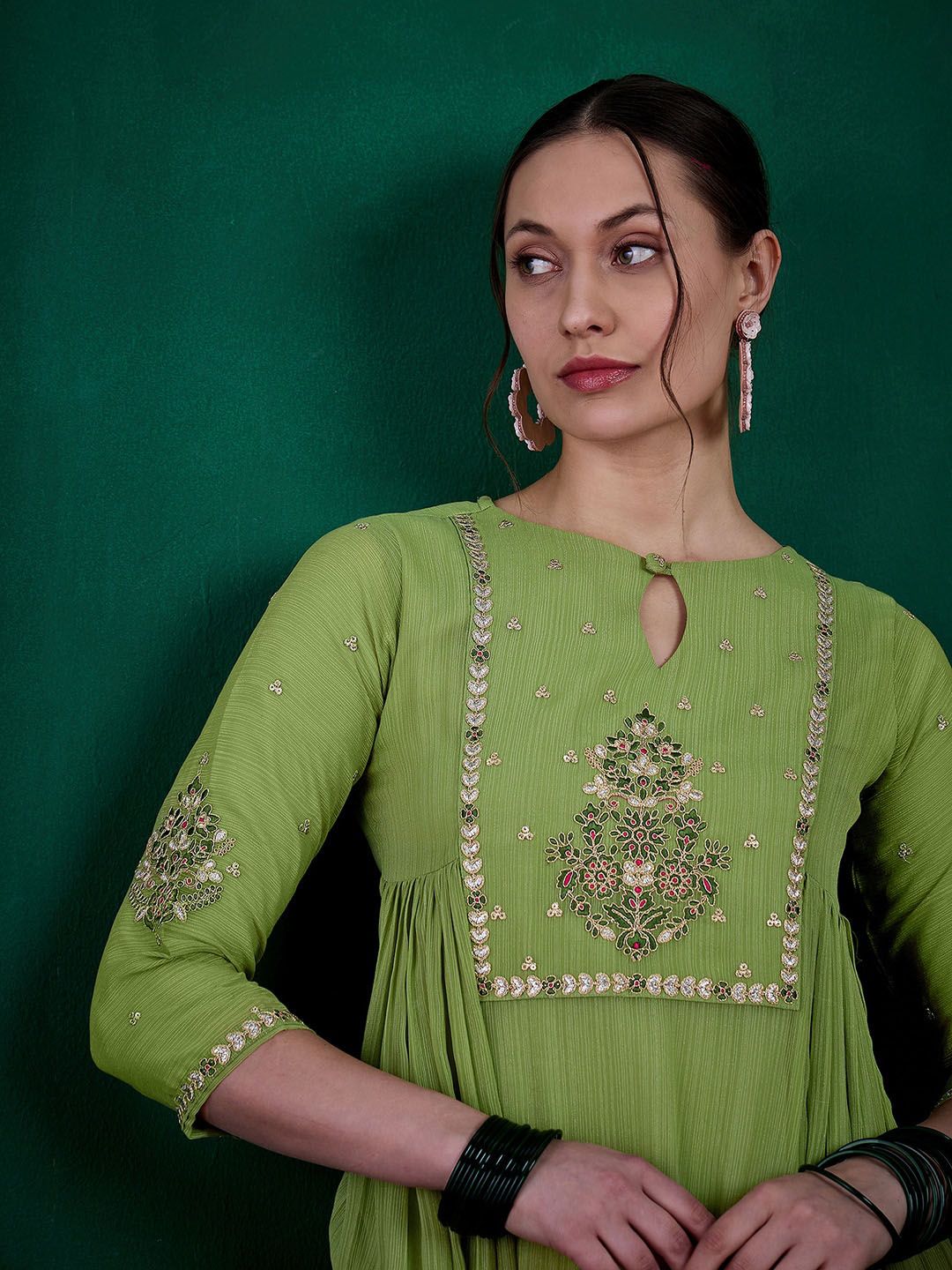 Dhiyona SN Women's Green Ethnic Motifs Embroidered Regular Sequinned Kurta with Palazzos