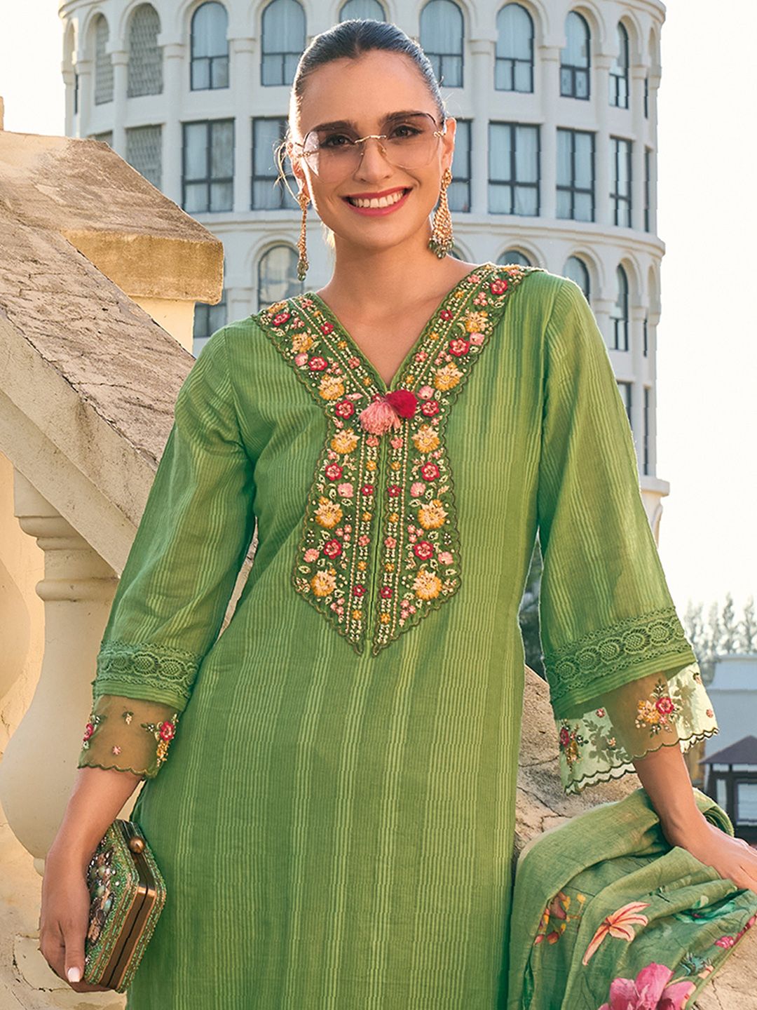 Dhiyona IE Floral Embroidered Thread Work Pure Cotton Kurta with Trousers & With Dupatta