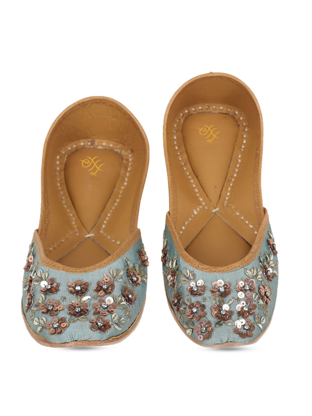 Dhiyona HOP Women Embroidered Mojaris