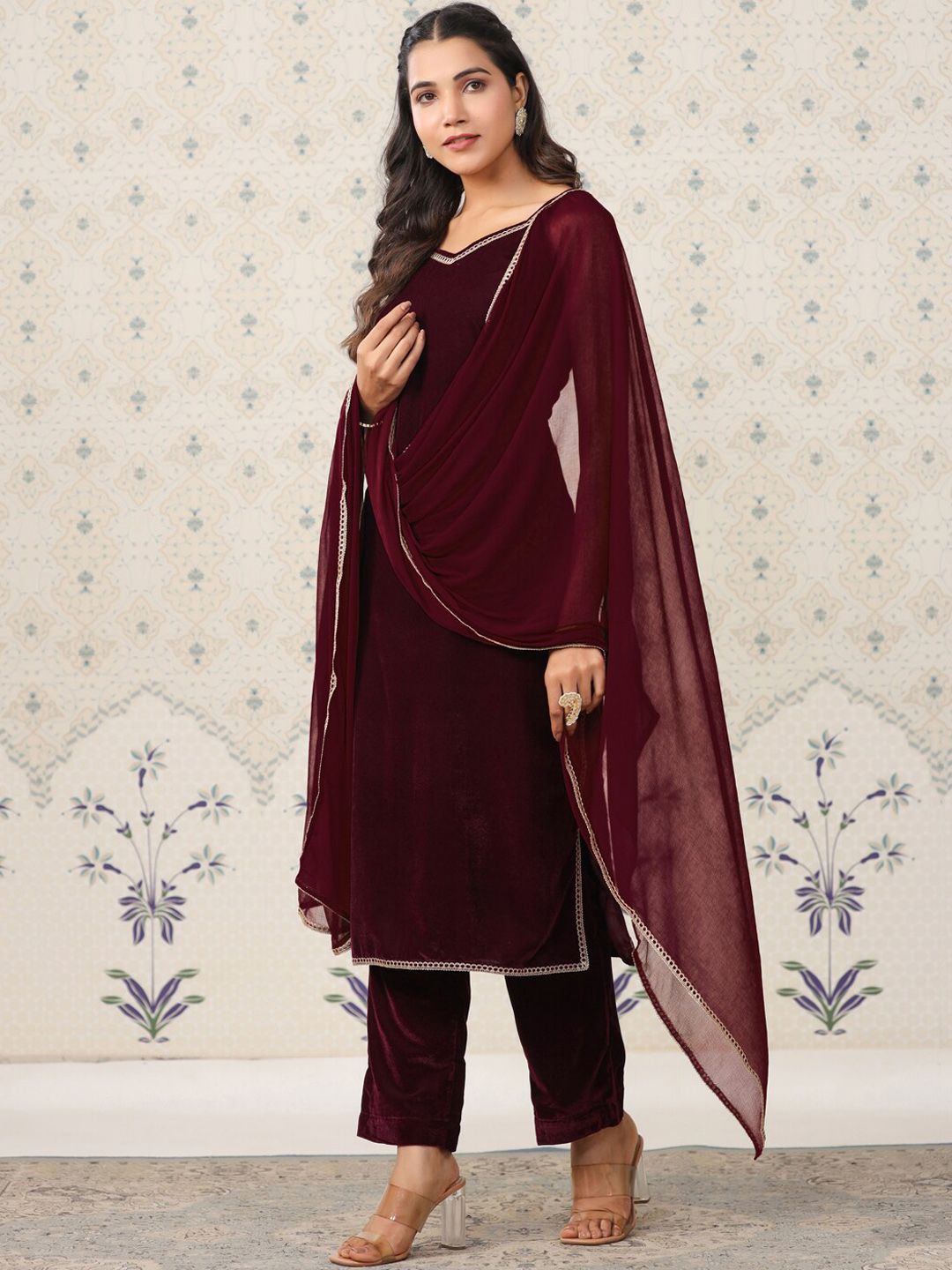 Dhiyona OD Velvet Straight Kurta & Trousers With Dupatta