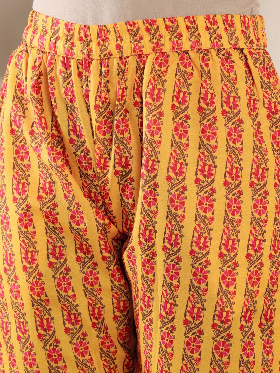 Dhiyona VA Women'sFloral Printed V-Neck Pure Cotton Kaftan Kurta With Trouser