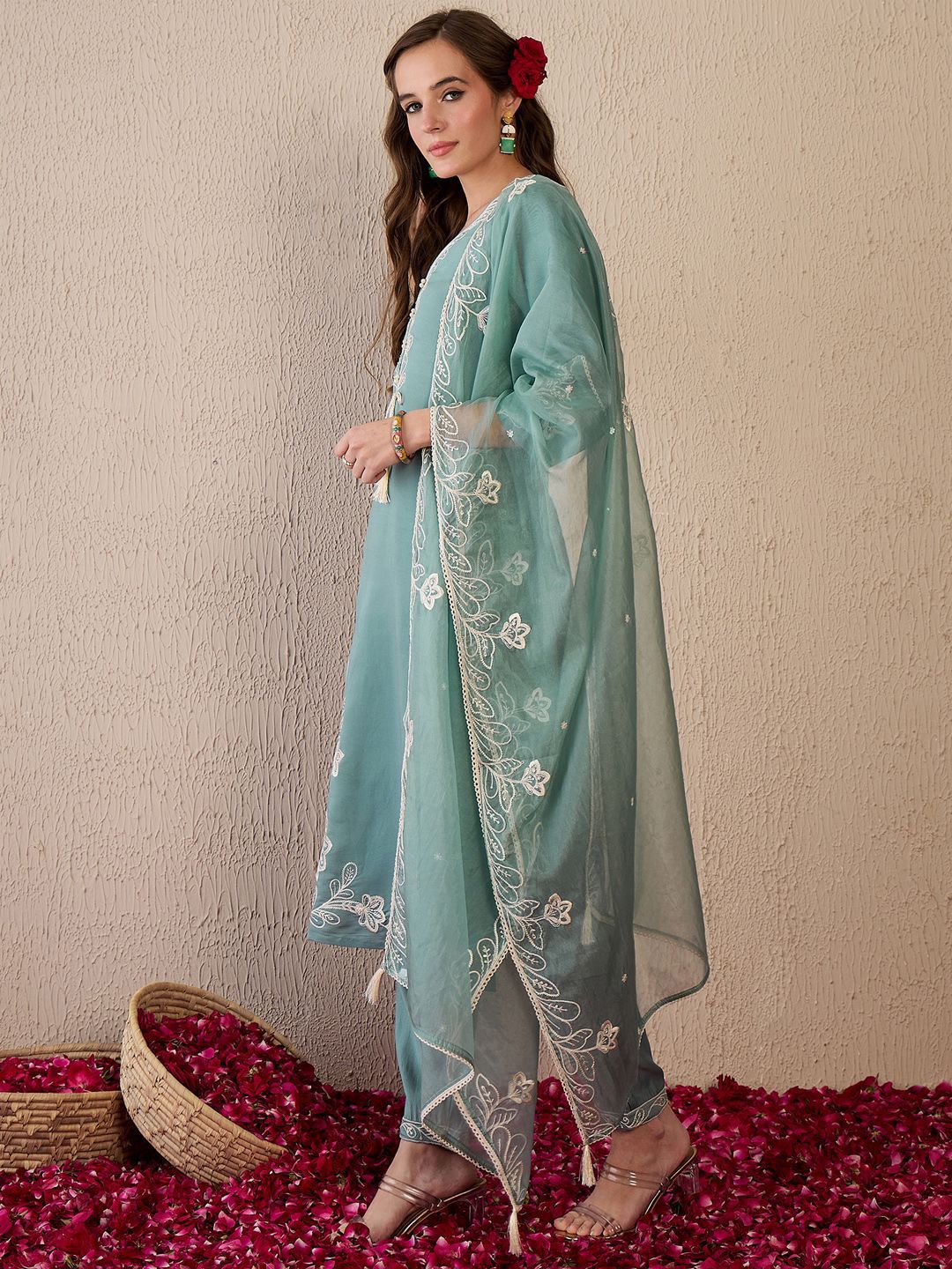 Dhiyona IE Women Floral Embroidered Regular Thread Work Kurta with Trousers & With Dupatta