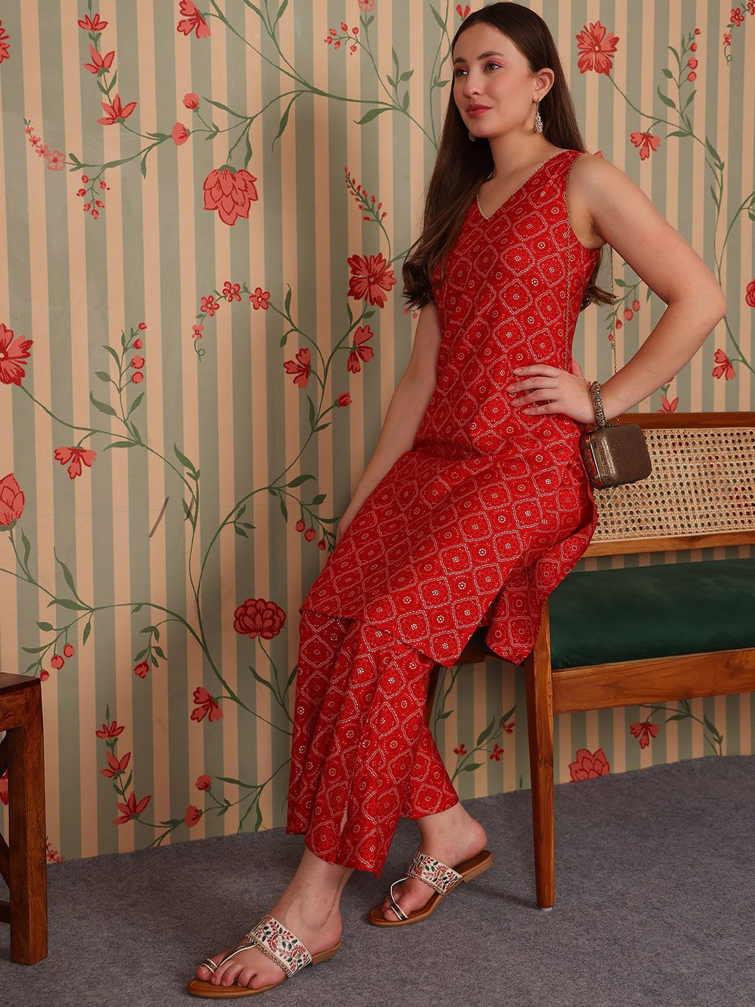 Dhiyona OD Bandhani Printed V-Neck Gotta Patti Straight Kurta with Trousers