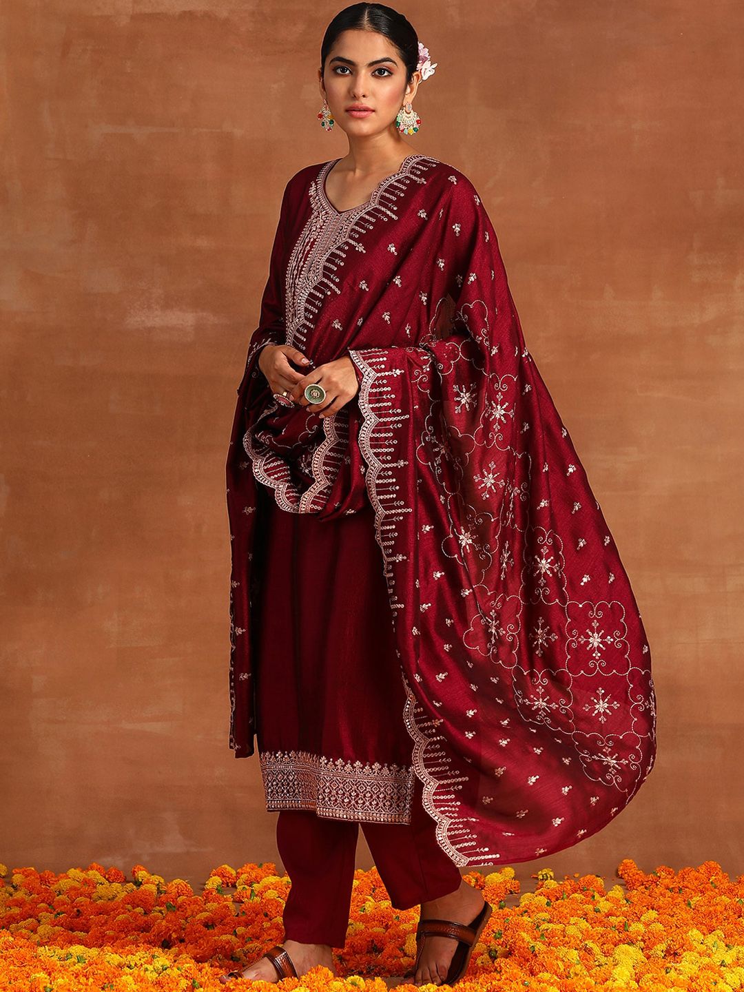 Dhiyona IE Floral Yoke Design V-Neck Sequinned Detail Straight Kurta & Trousers With Dupatta