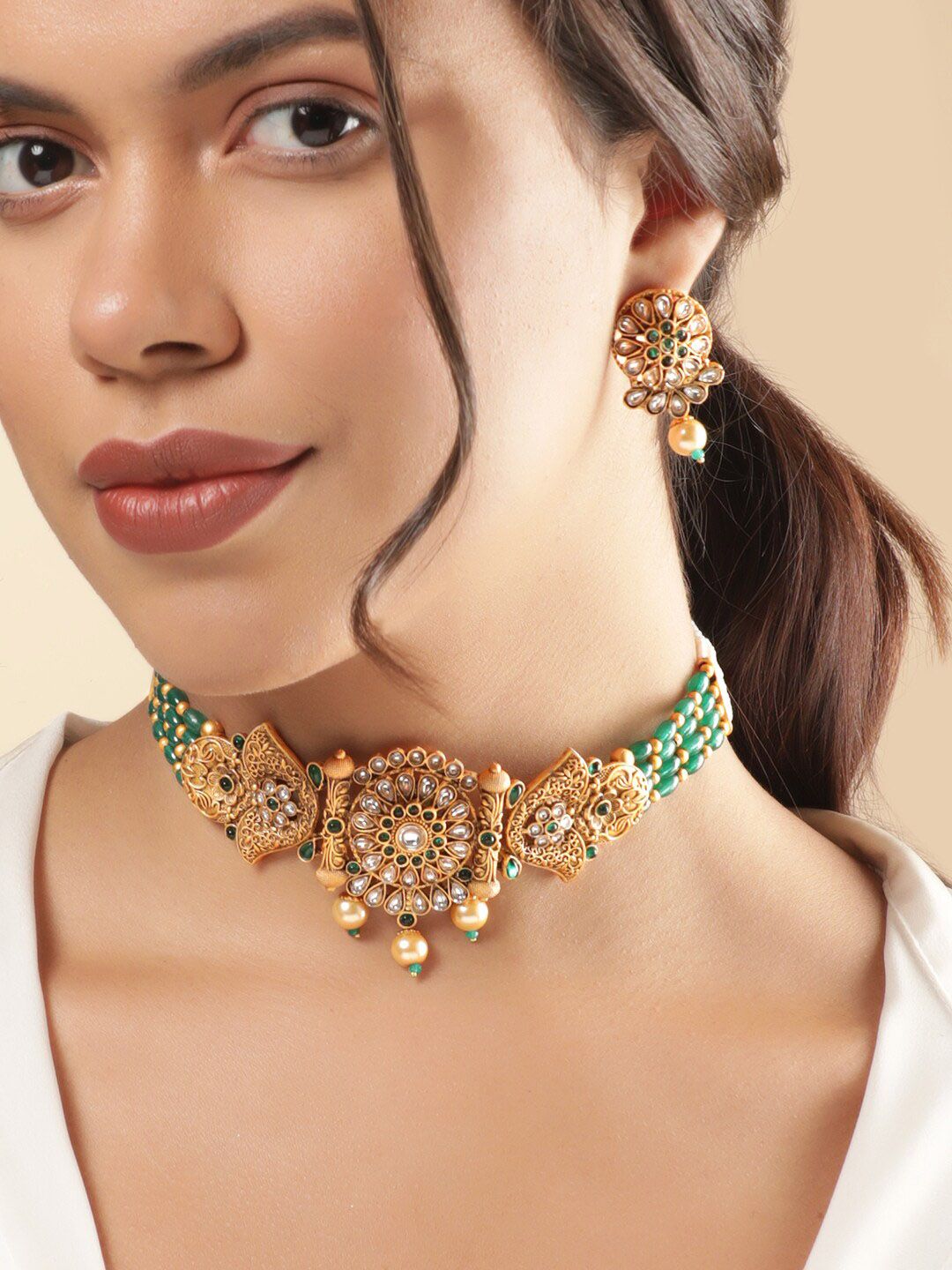 Dhiyona RJ Women's Gold-Plated Emeral & Kundan Stone-Studded & Pearl Beaded Choker Jewellery Set