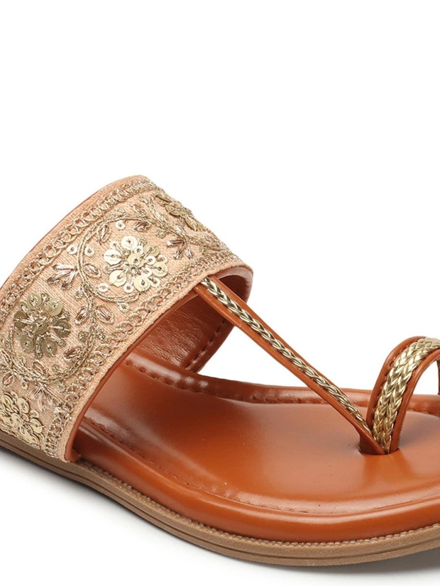 Dhiyona AK Ethnic Embellished One Toe Flats