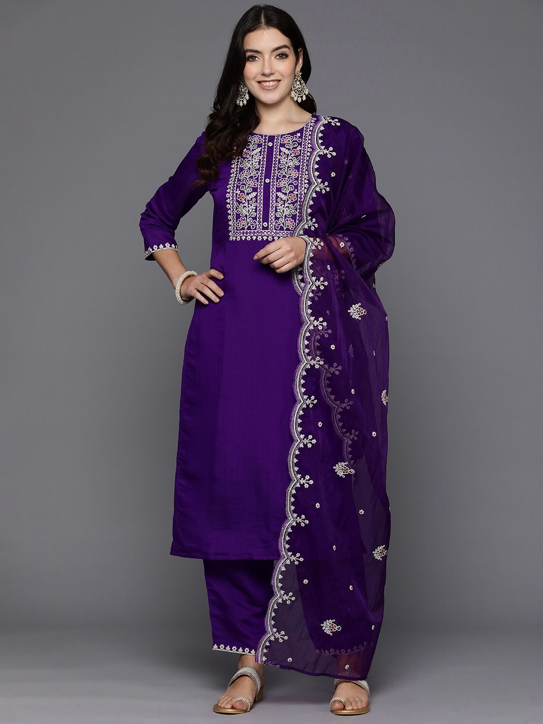 Dhiyona IE Women Floral Embroidered Thread Work Kurta with Trousers & With Dupatta