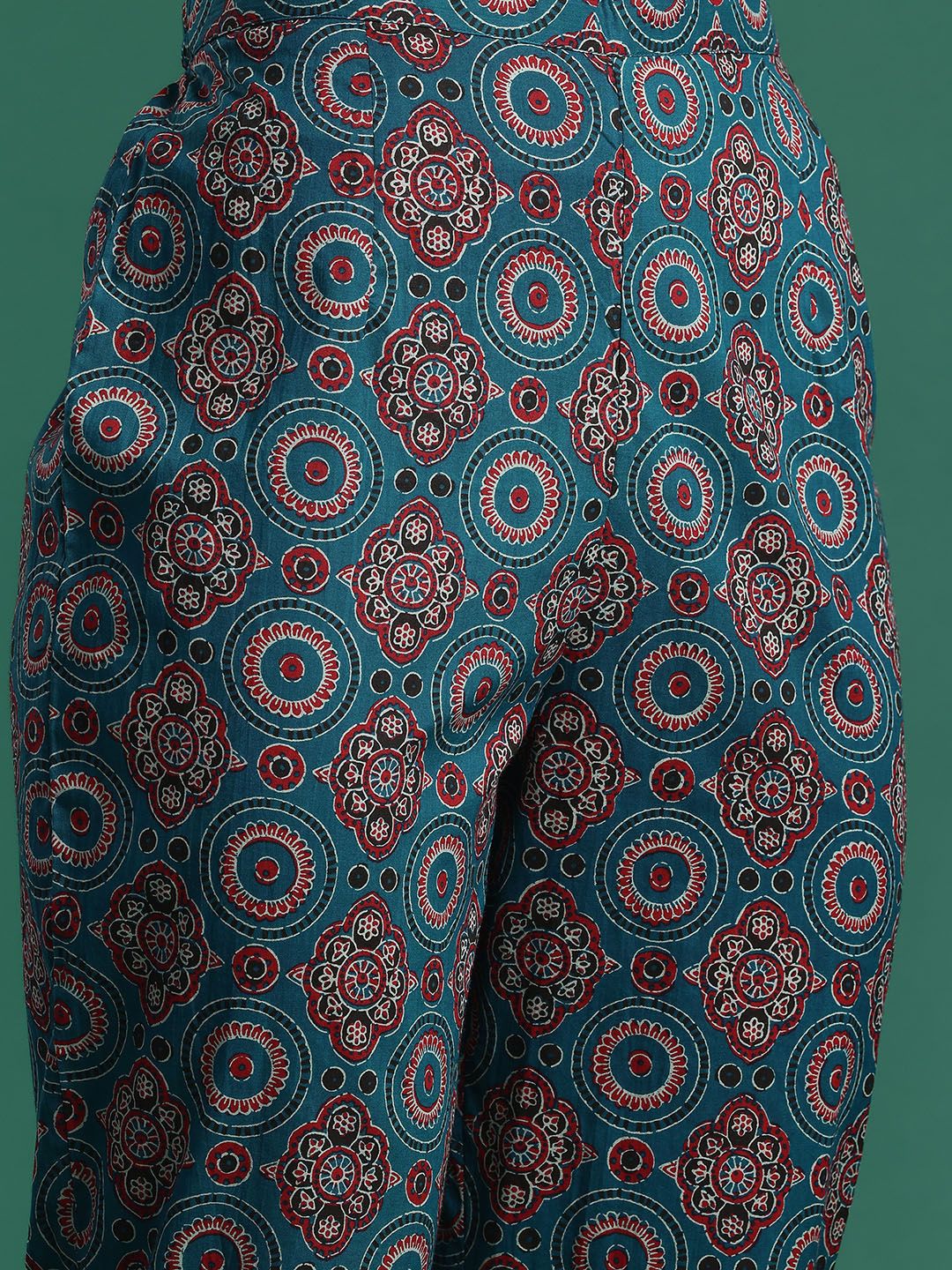 Dhiyona IE Ethnic Motifs Printed Pure Cotton Kurta with Trousers