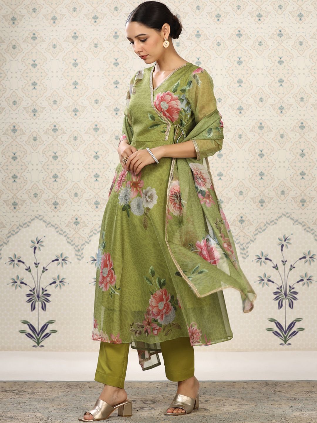 Dhiyona OD Floral Printed Angrakha Kurta With Trousers & Dupatta
