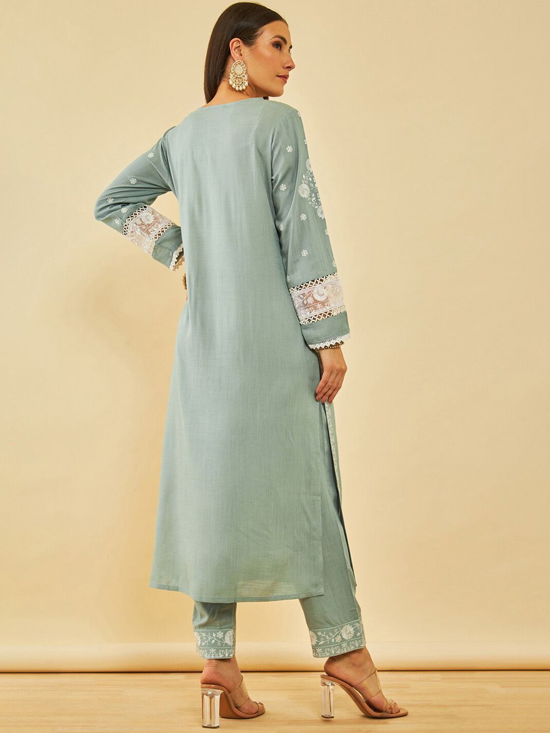 Dhiyona SO Women's Blue Floral Embroidered Thread Work Straight Kurta With Trousers