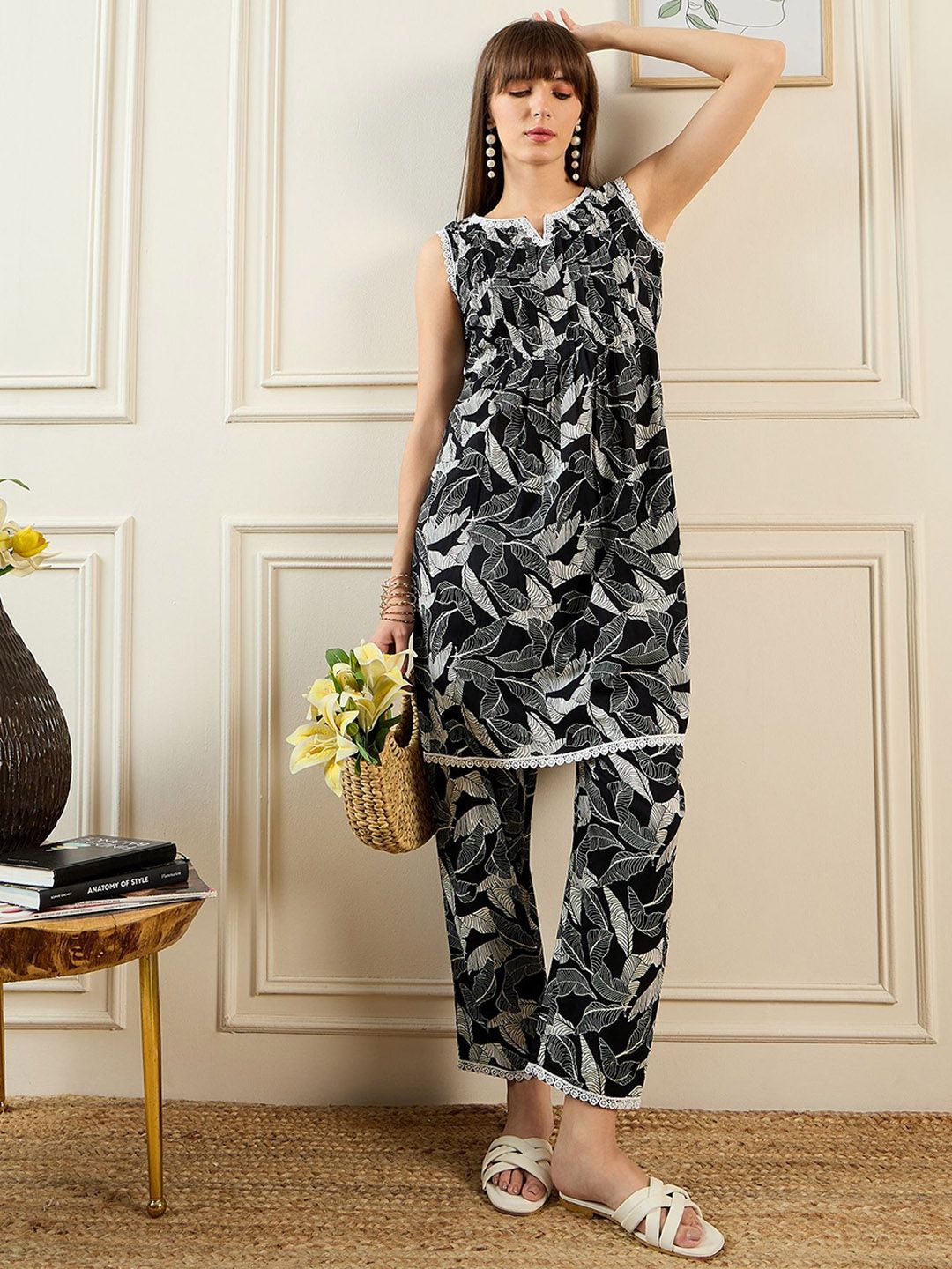 Women Floral Printed Regular Pure Cotton Kurta with Trousers