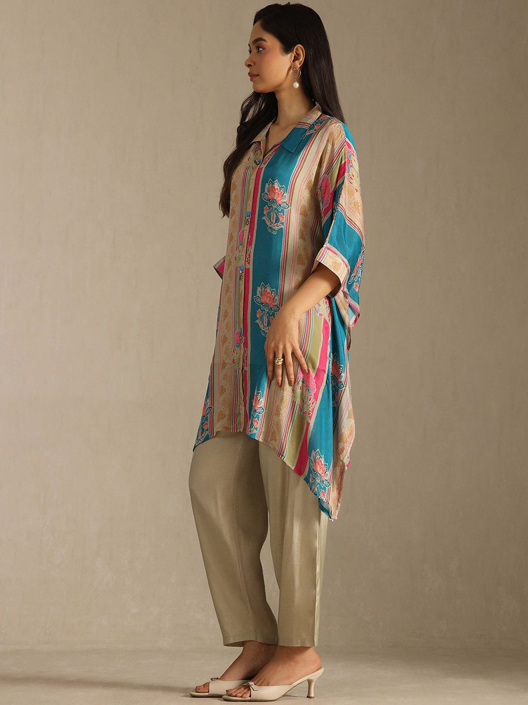 Dhiyona SO Women's Floral Printed Shirt Collar Beads And Stones Kaftan Kurta With Trousers