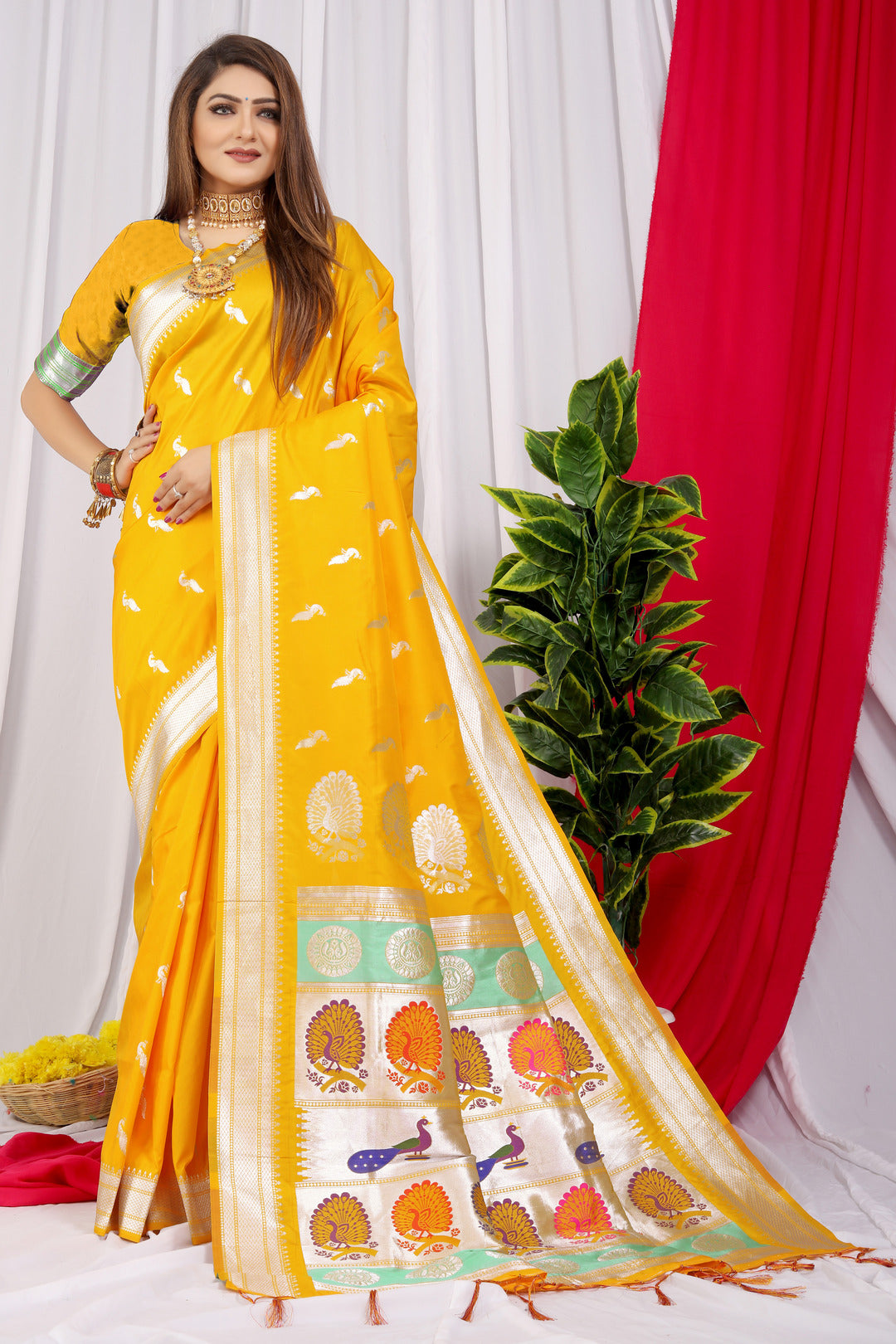 Dhiyona GR Women's Chandramukhi Yellow Zari Paithani Silk Saree