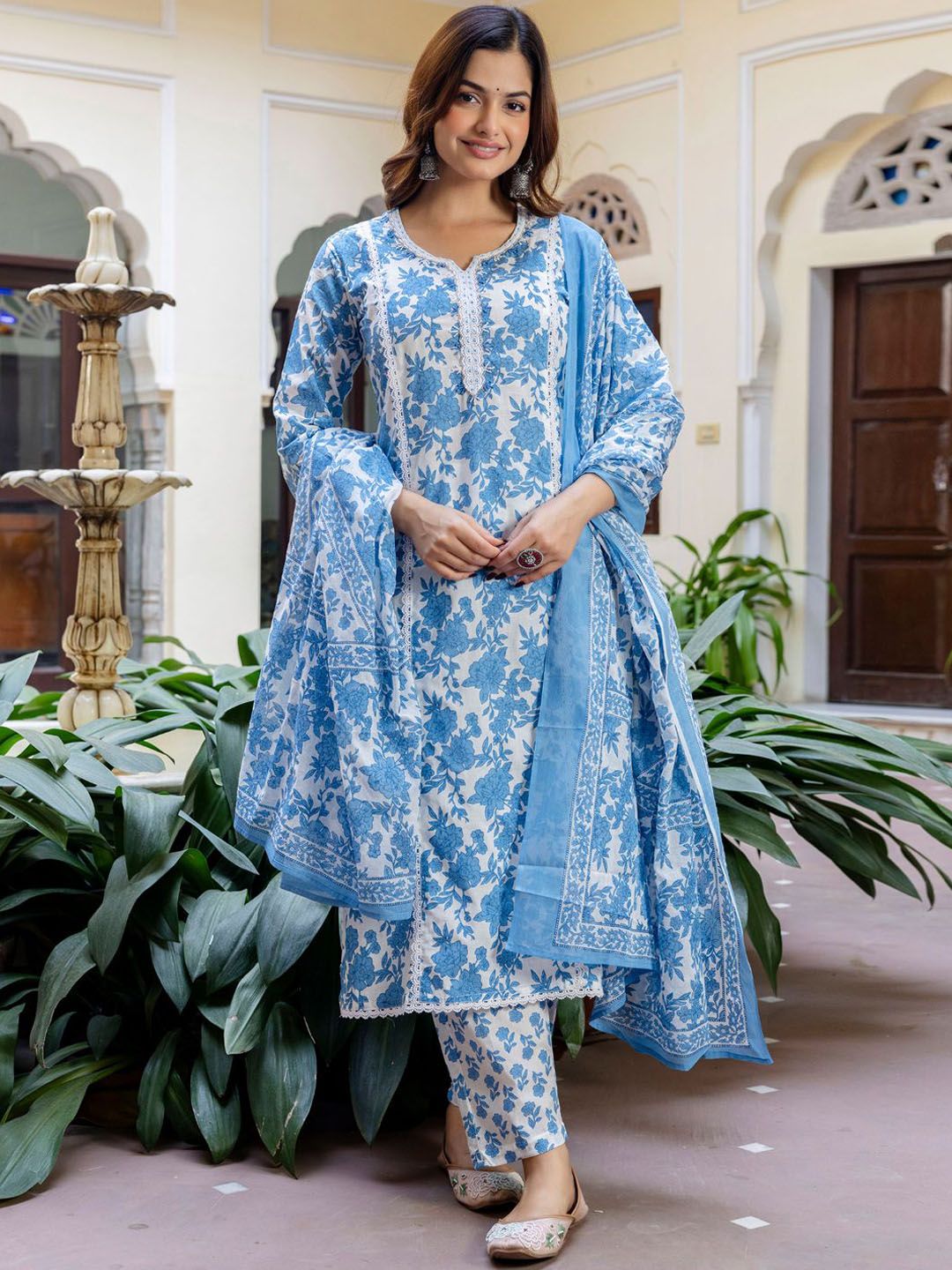 Dhiyona IE Women Floral Printed Panelled Beads and Stones Pure Cotton Kurta with Trousers & With Dupatta